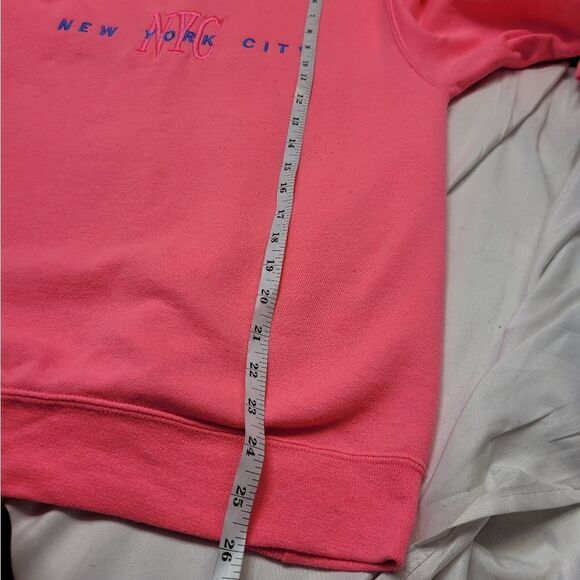 VINTAGE 90s‎ NYC hot pink barbiecore embroidered crew neck pullover M - Picture 7 of 7